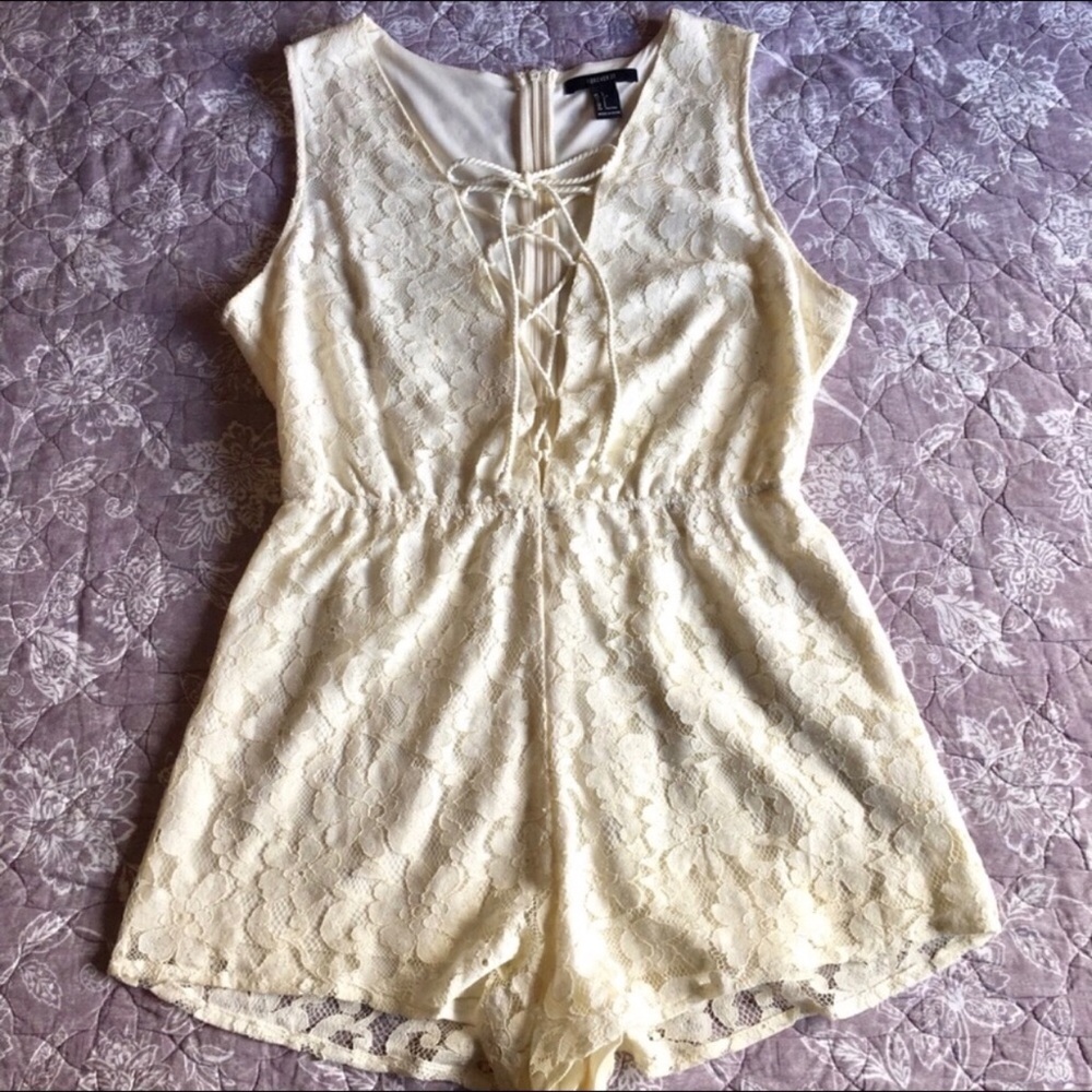 Forever 21 White / Cream Colored Lace Romper 💛